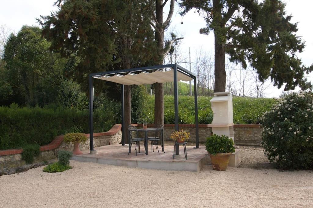 Casa Vacanze Podere San Giusto 볼테라 외부 사진